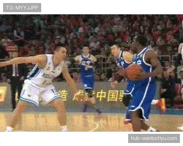 如何准确判定阻挡犯规与带球撞人？篮球实战规则解析